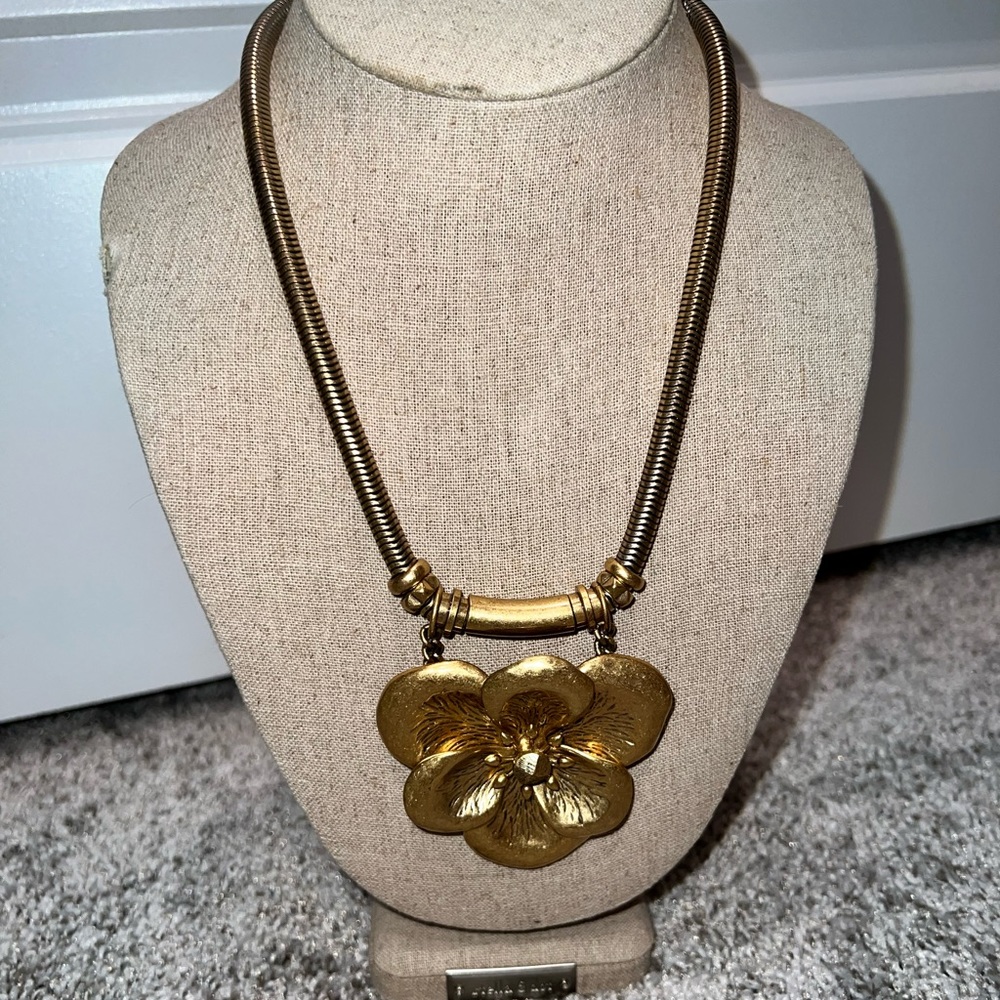 Stella & Dot Bloom Statement Necklace